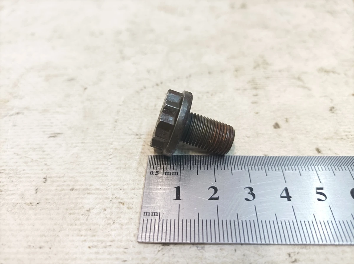 Hexagon screw M10X1X1.5 Audi Q7 N91143203