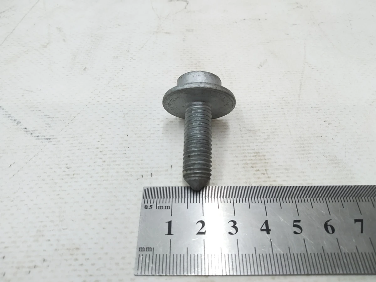 Bolt with a cylindrical head with a shoulder and an internal polyhedron M10X30 Audi E-tron N91146901