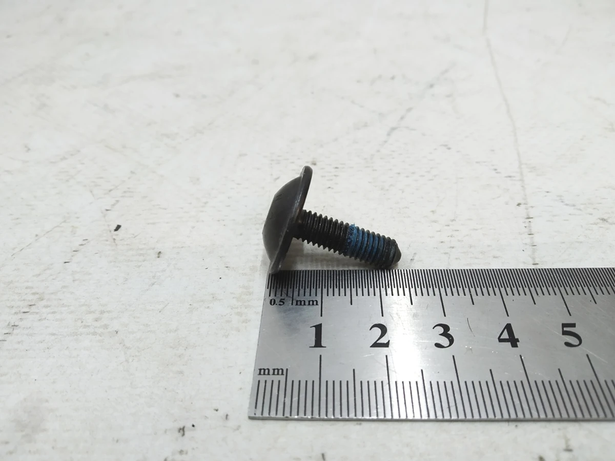 Винт с цилиндрической головкой с внутренним шестигранником TORX M6X20 Audi E-tron N91188302