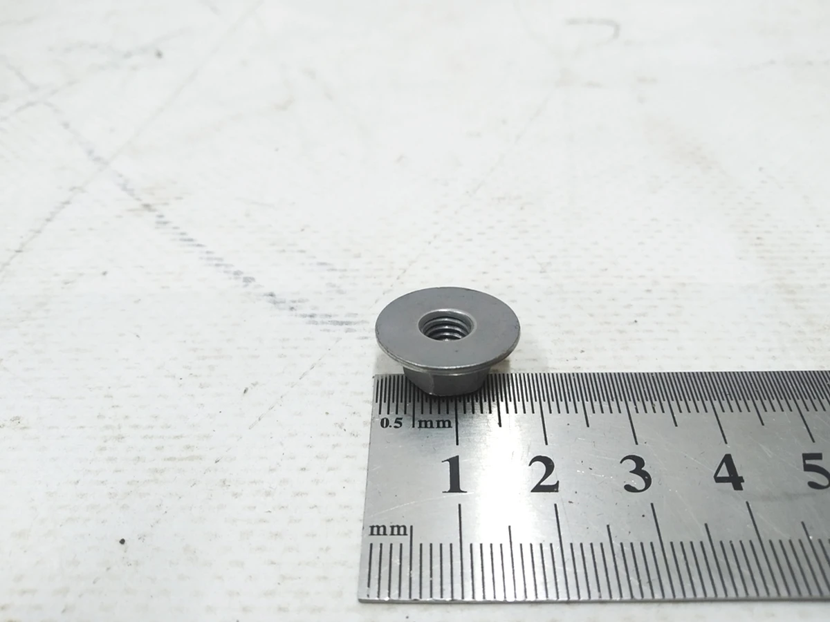 Гайка шестигранна з буртиком M6 Audi E-tron Porsche Taycan N91189303