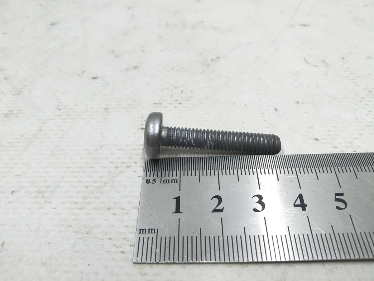 Гвинт із внутрішнім багатогранником Audi E-tron N91199401