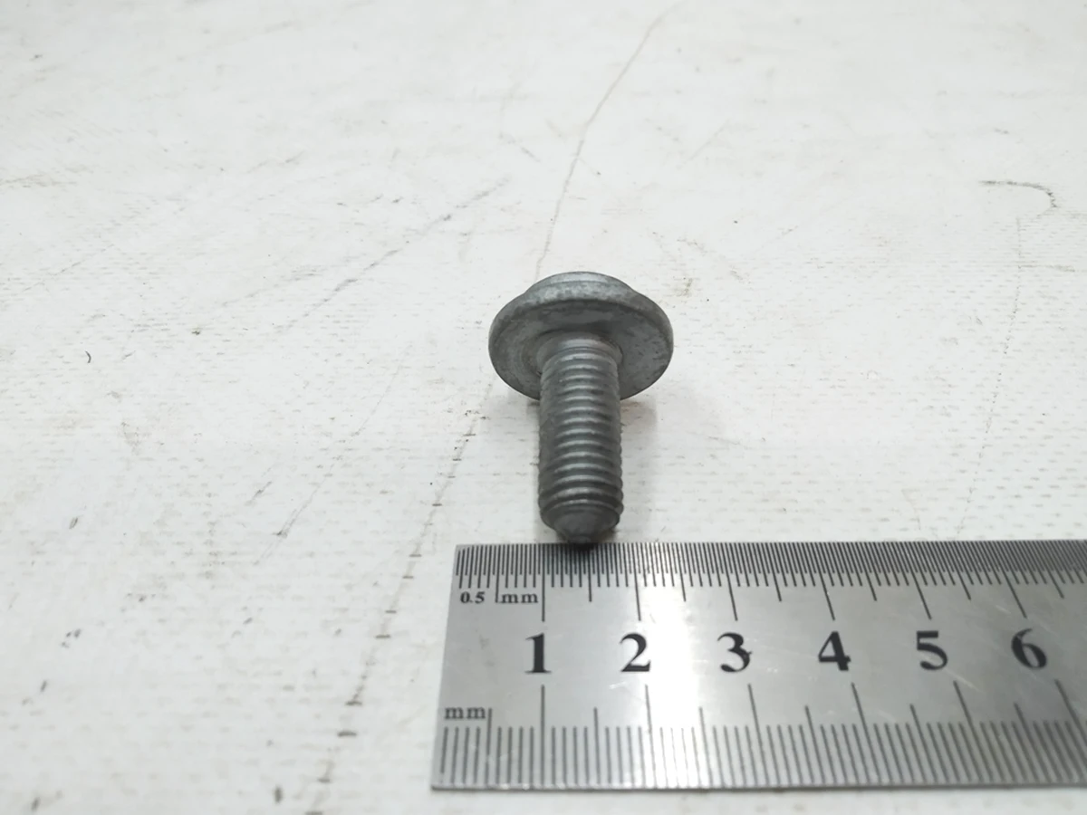 Bolt with a cylindrical head with a shoulder and an internal polyhedron M10X25 Audi E-tron N91201102