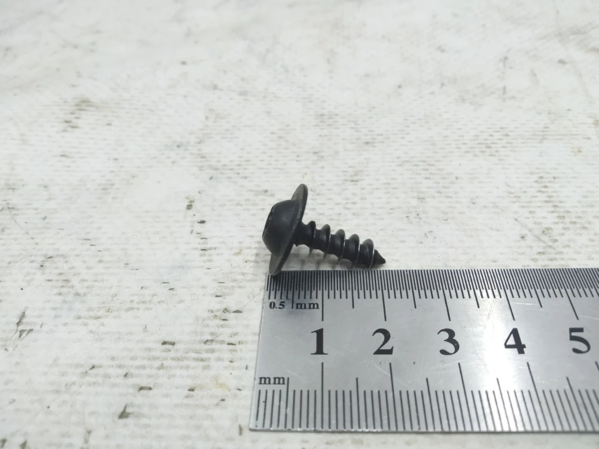 Гвинт самонарізний з внутрішньою TORX 6X18,5 Audi E-tron N91237801