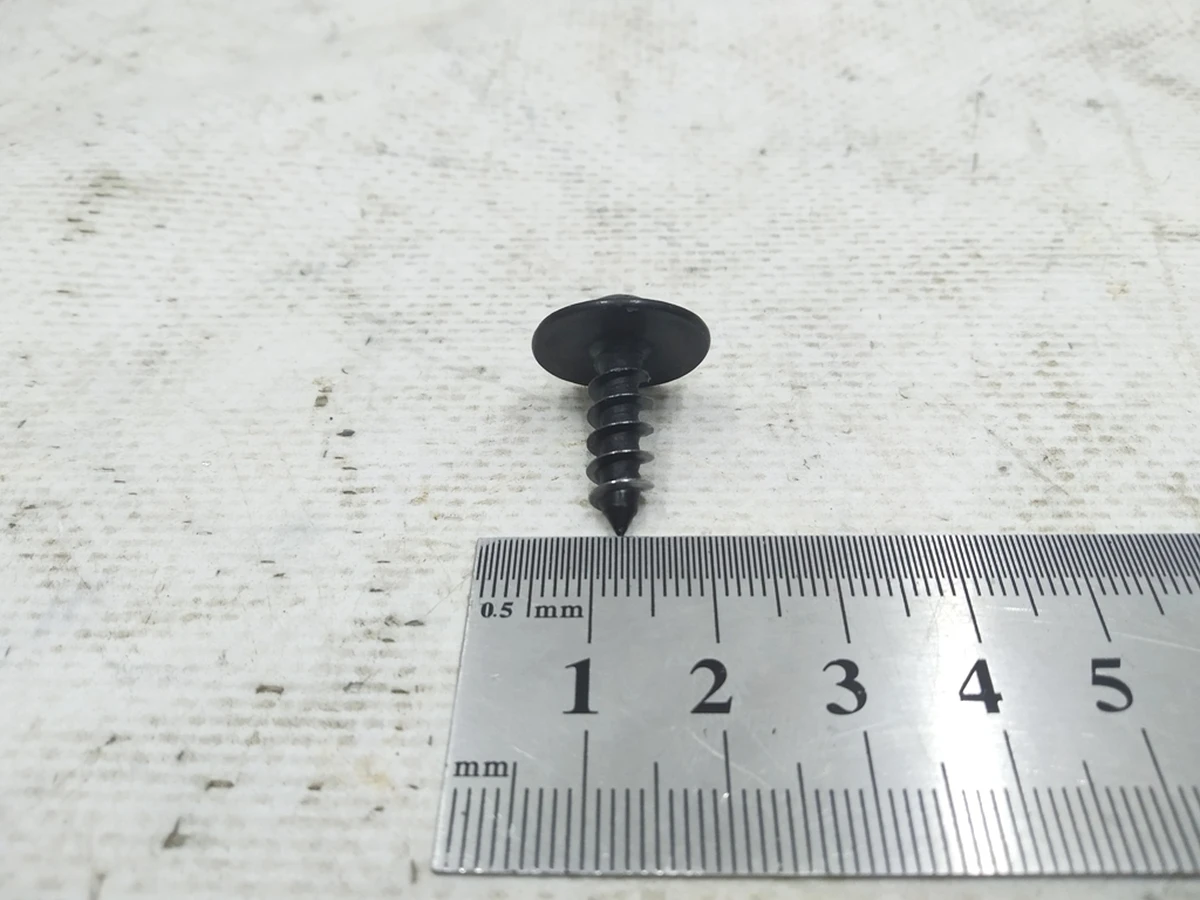 Гвинт самонарізний з внутрішньою TORX 6X18,5 Audi E-tron N91237801