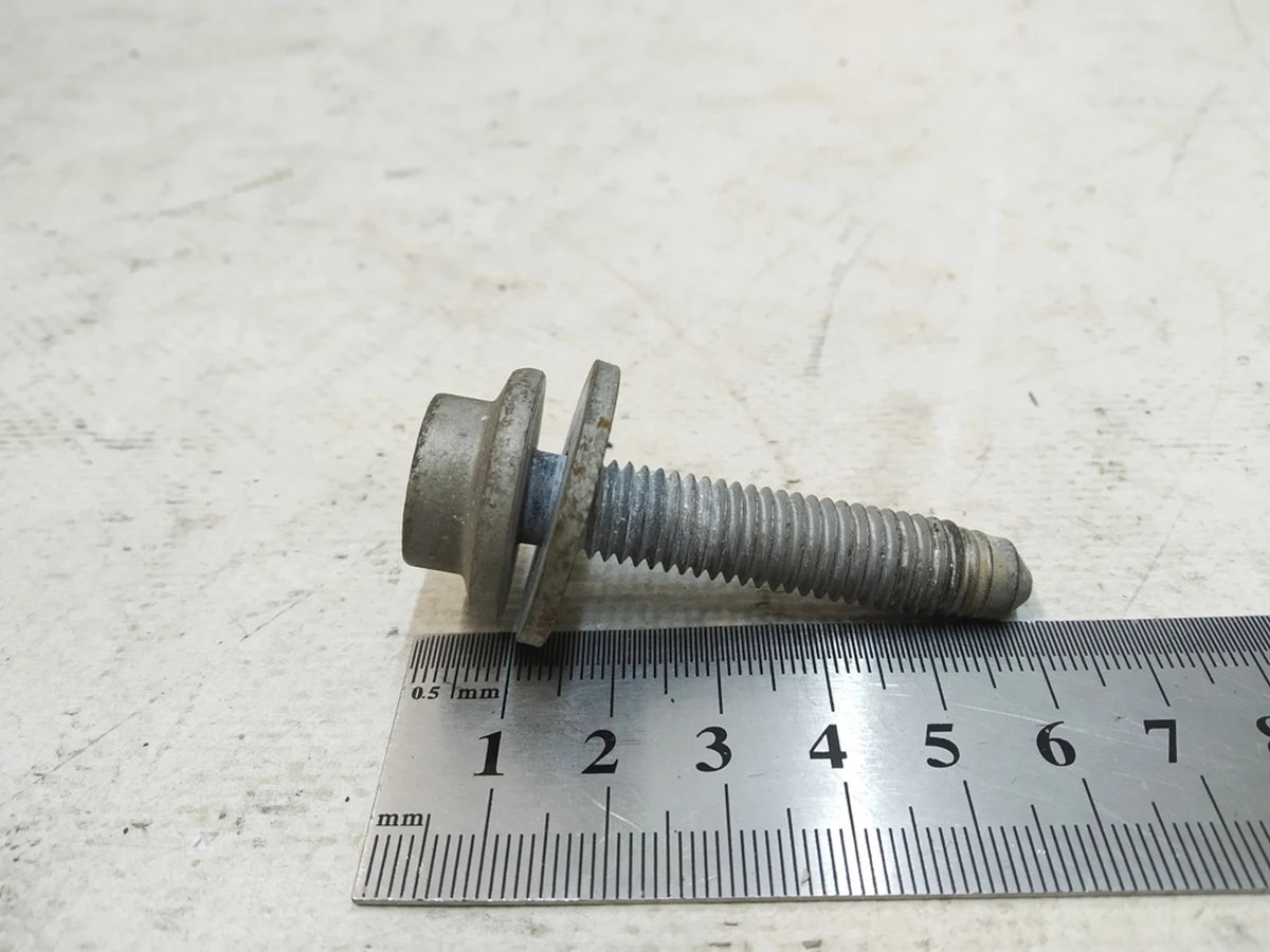 Allen screw with shoulder and washer M10X50 Audi Q7 N91240001