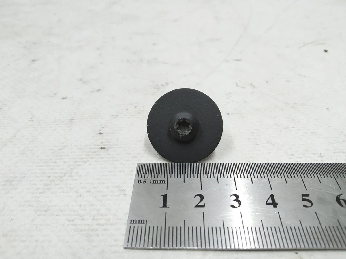 Саморіз з циліндричною головкою і округленою Torx з шайбою 4,8Х18 Audi E-tron N91251601