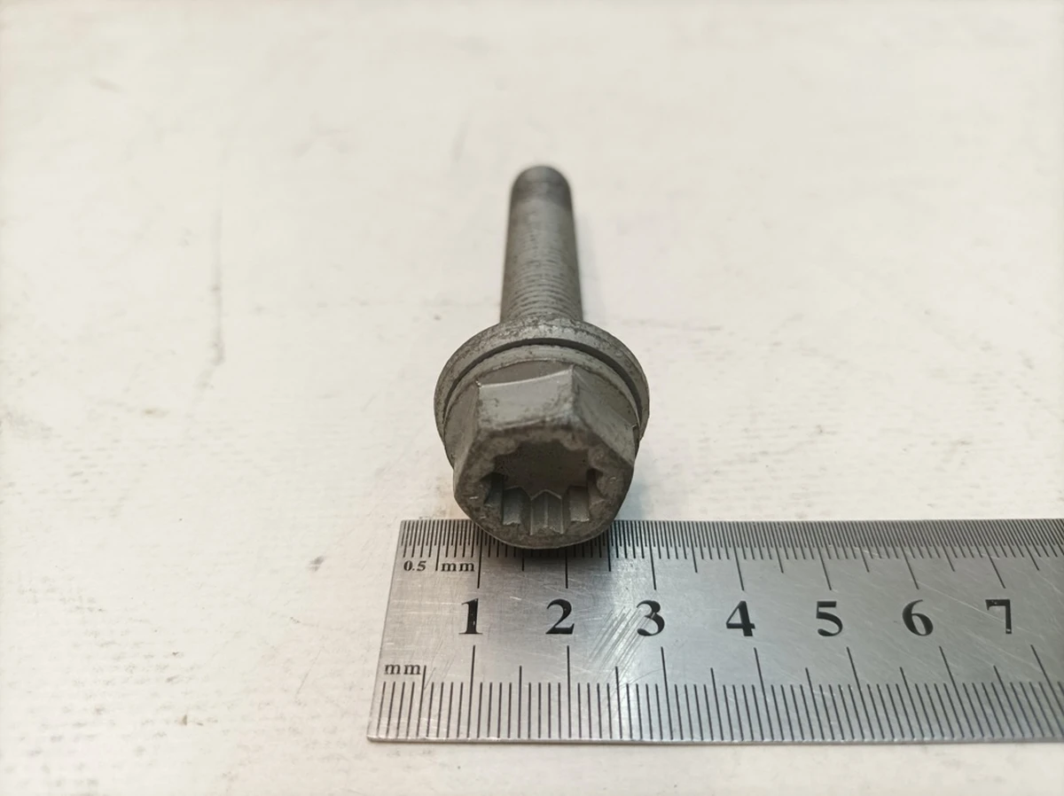 Винт с шестигранной головкой буртиком и внутренним шестигранником (Duo) M12X1,5X75 Porsche Taycan N91253401