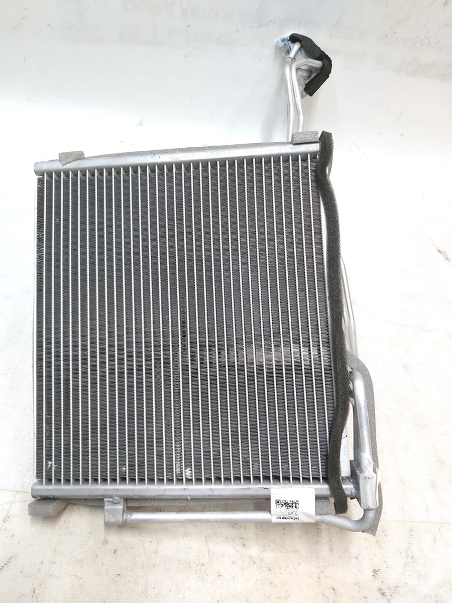 6 Радиатор климатической установки (печки) салона Tesla model 3 1099999