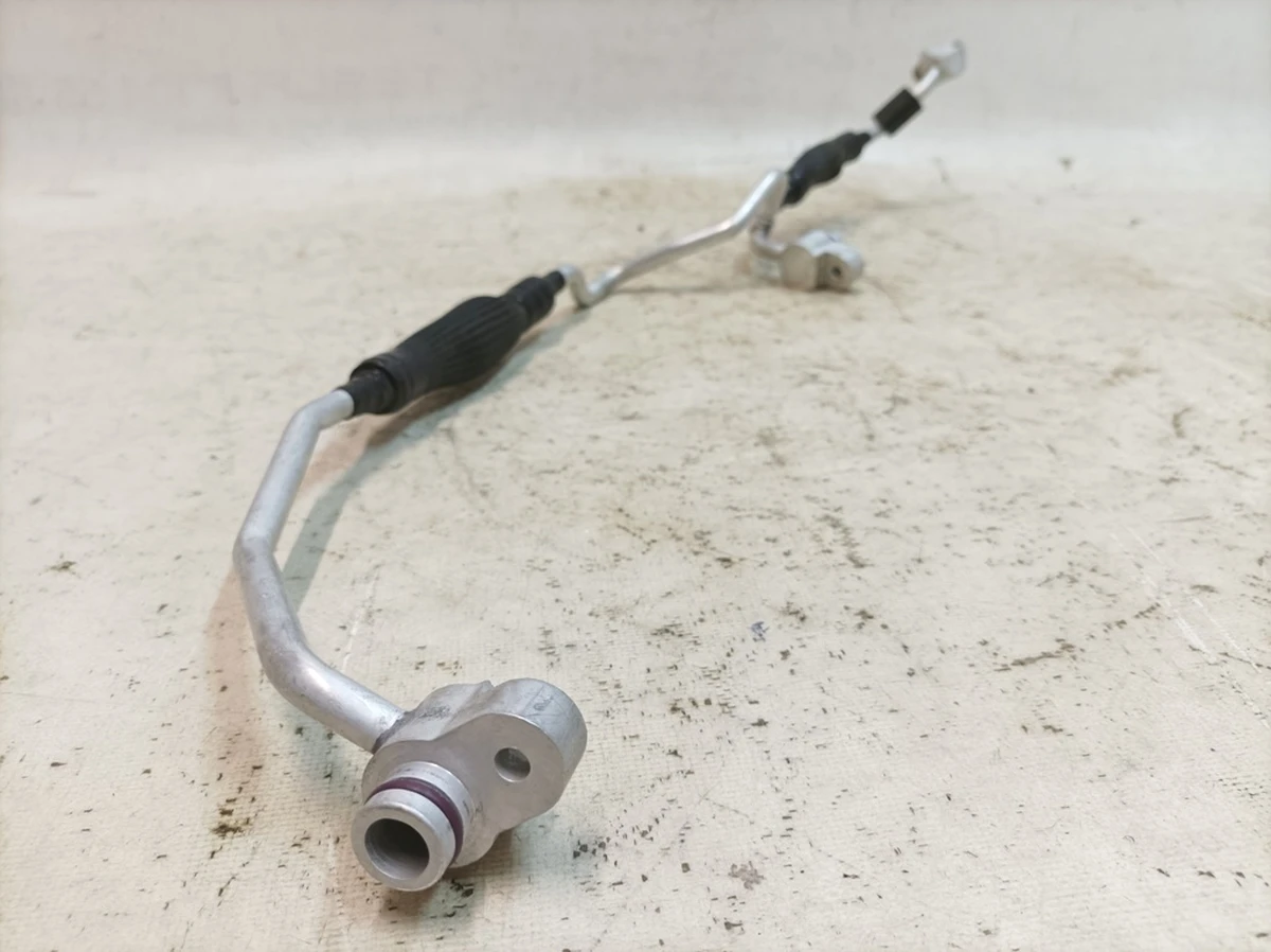 Трубопровід холодоагенту Porsche Taycan PAD816112K