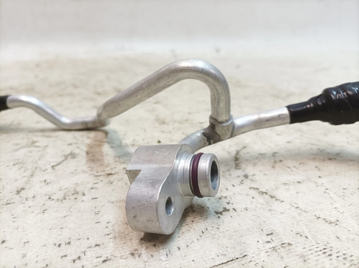 Трубопровід холодоагенту Porsche Taycan PAD816112K