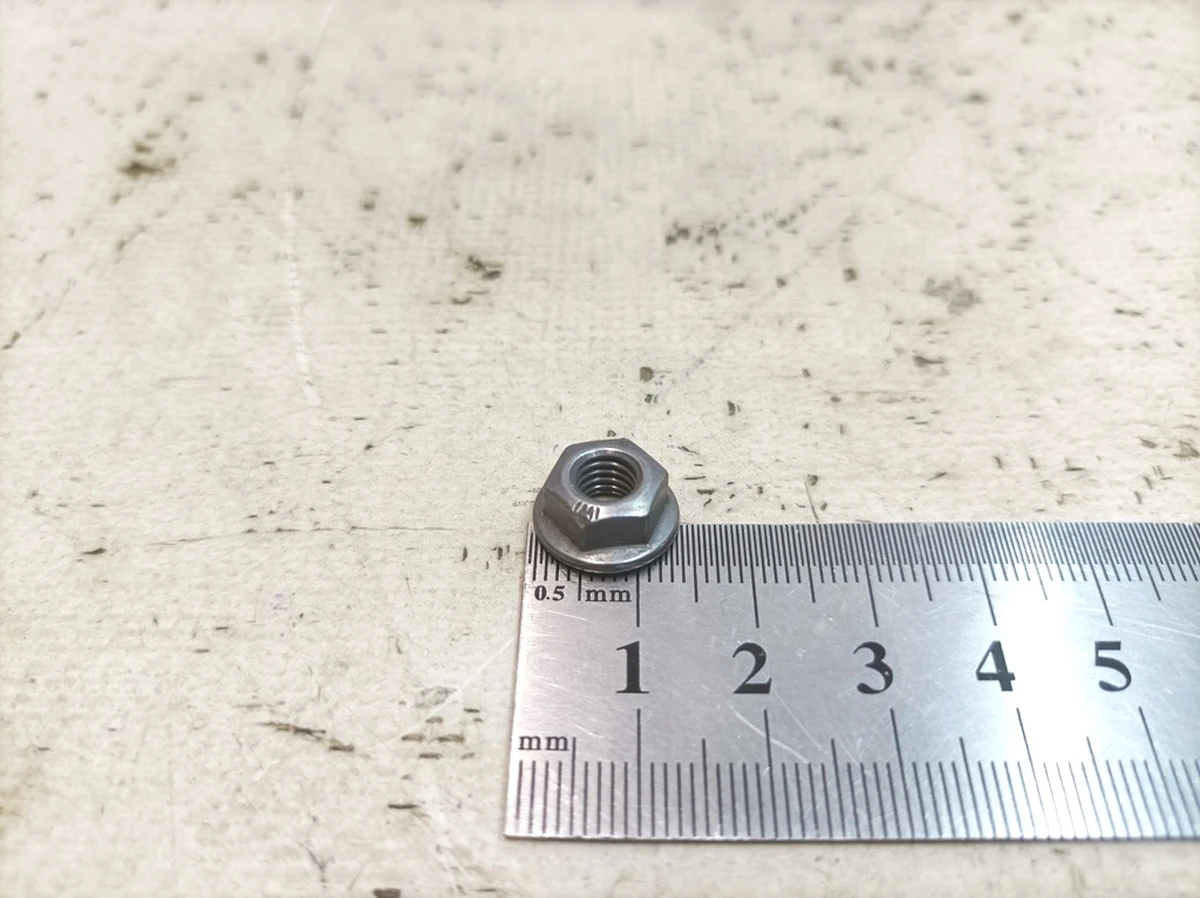 Гайка шестигранна з буртиком M6 Porsche Taycan PAF015082