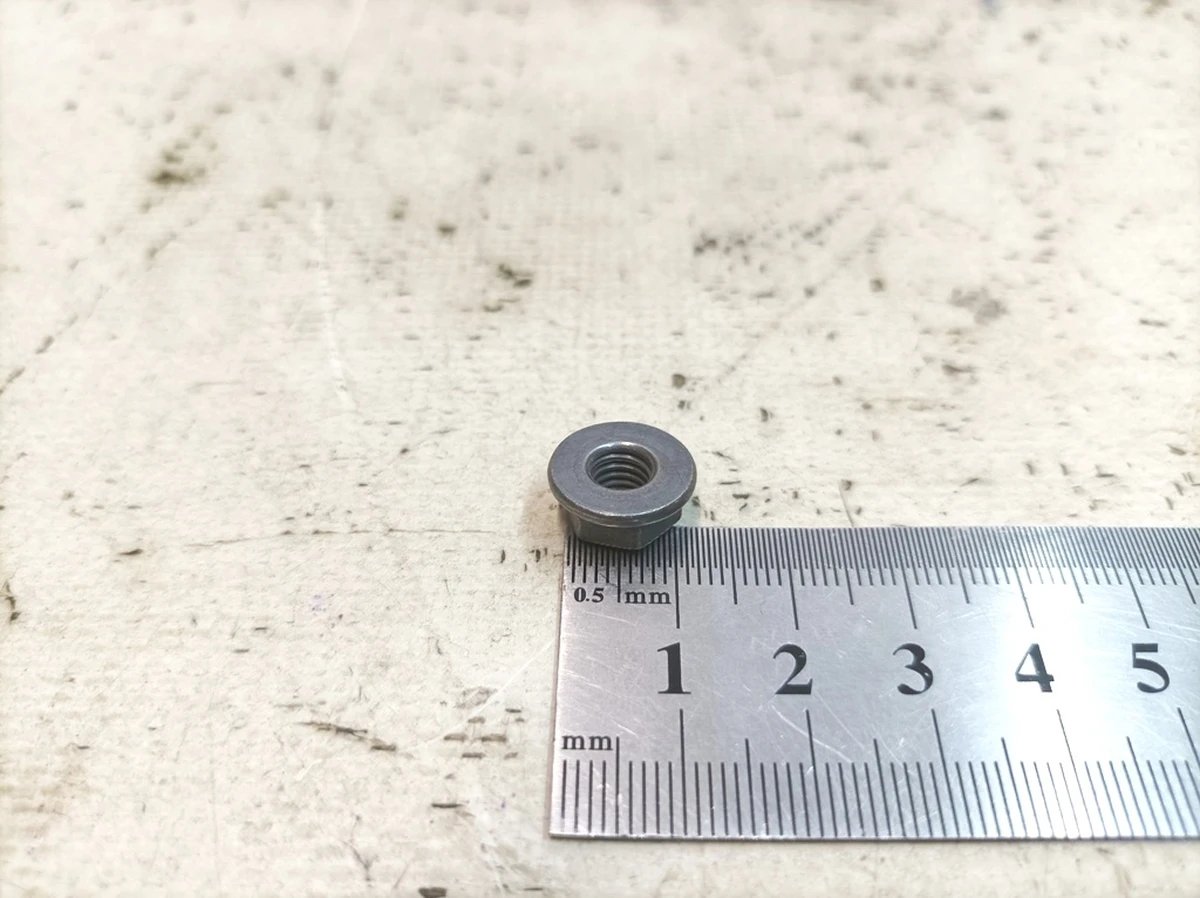 Гайка шестигранна з буртиком M6 Porsche Taycan PAF015082