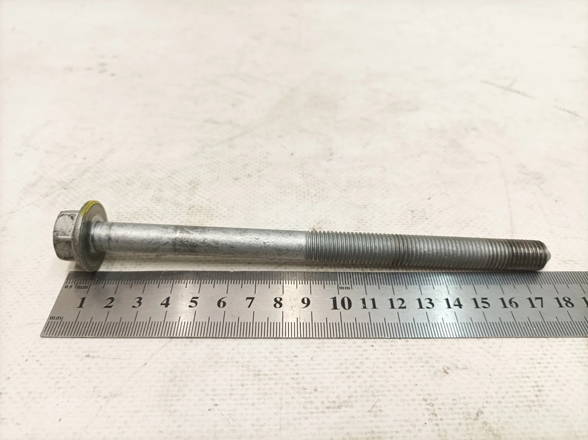 Гвинт із шестигранною головкою з буртиком M12X1,5X170X90 Porsche Taycan PAF107169