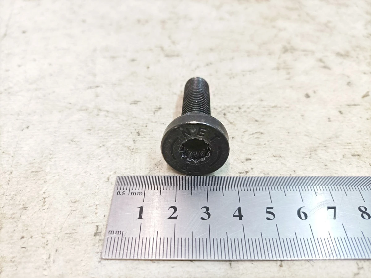 Гвинт із внутрішнім багатогранником Porsche Taycan PAF912806