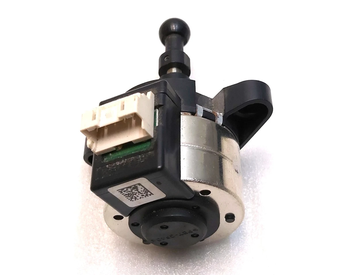 1 Моторчик пошаговый фары главной левой Tesla model 3, model Y 1077371