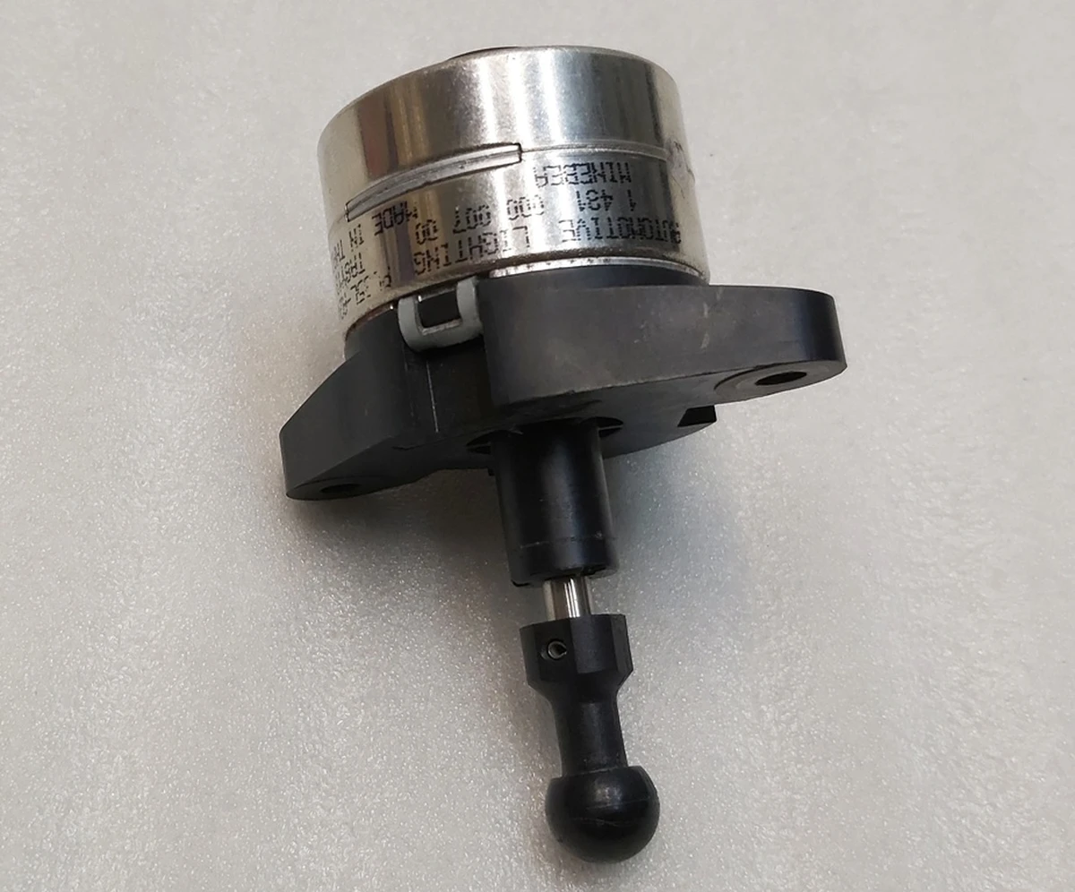 1 Моторчик пошаговый фары главной левой Tesla model 3, model Y 1077371