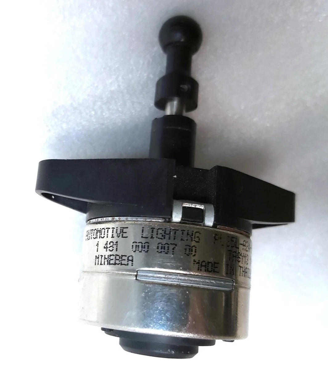 1 Моторчик пошаговый фары главной левой Tesla model 3, model Y 1077371