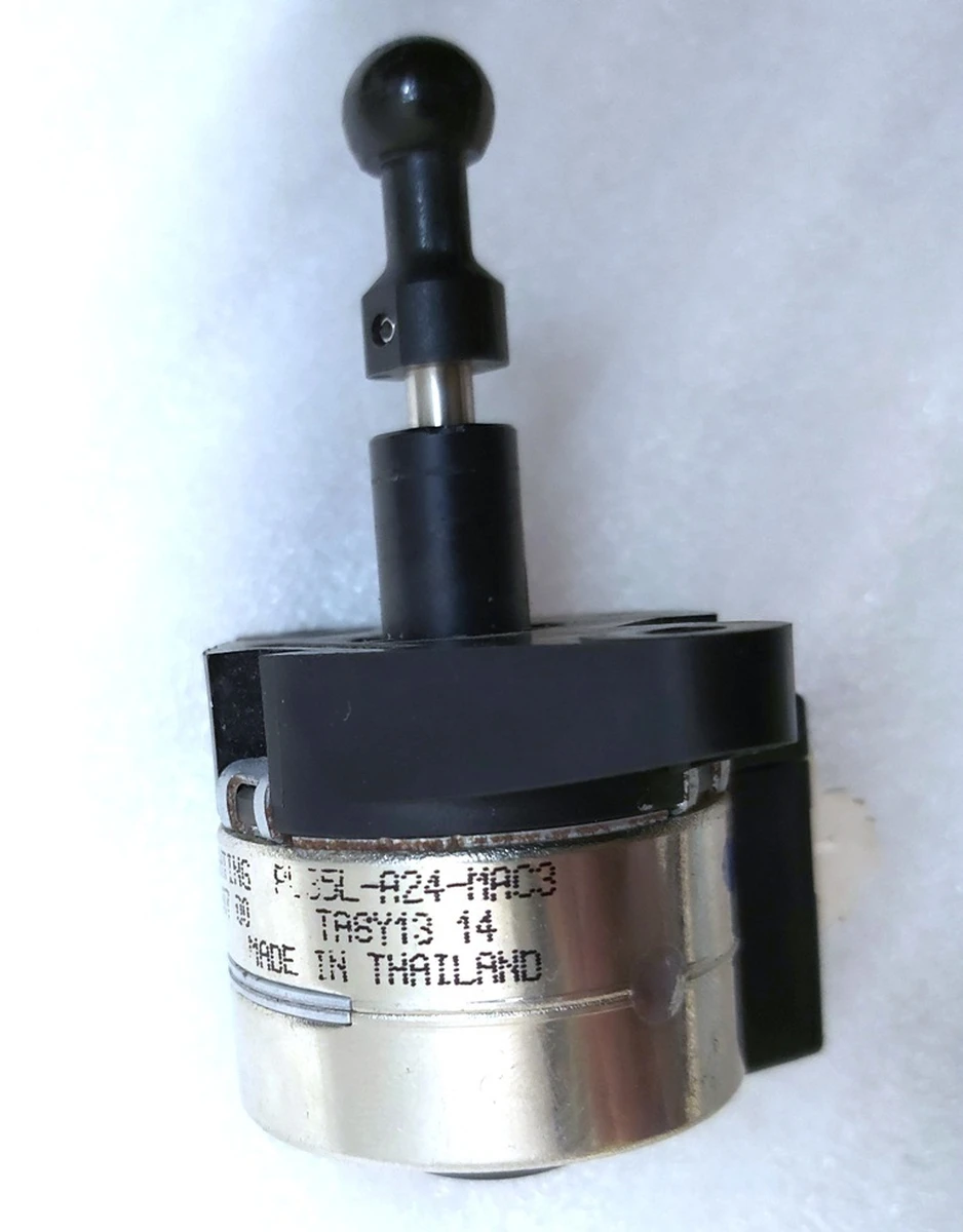 1 Моторчик пошаговый фары главной левой Tesla model 3, model Y 1077371