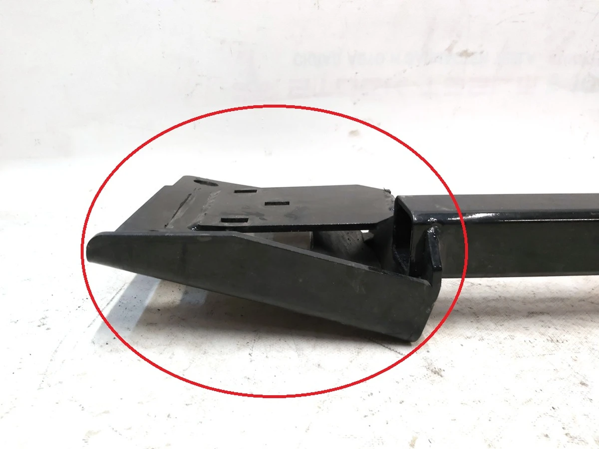 1 TRAILER HITCH Curt Tesla Model 3, Model 3 Jan 2024 1667050-00-C