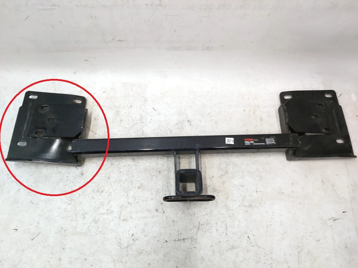 1 TRAILER HITCH Curt Tesla Model 3, Model 3 Jan 2024 1667050-00-C
