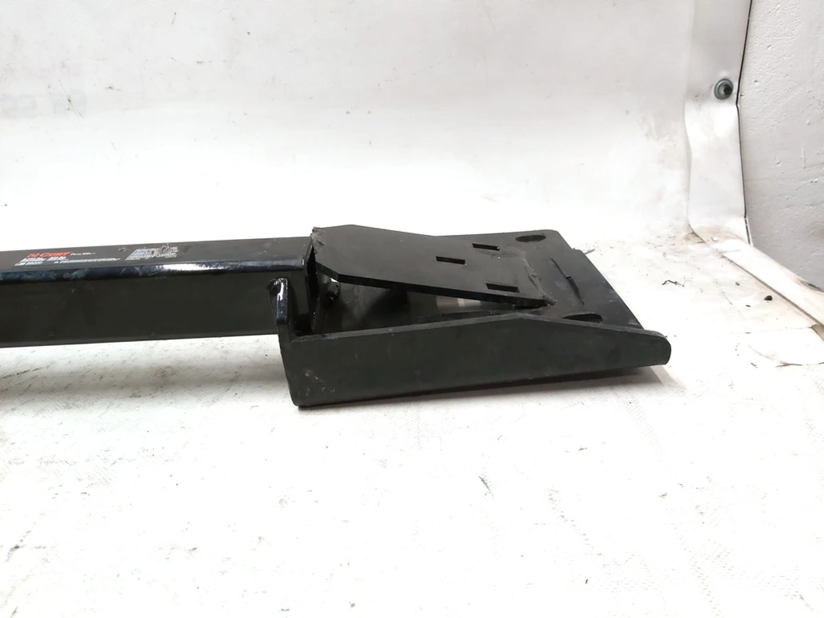 1 TRAILER HITCH Curt Tesla Model 3, Model 3 Jan 2024 1667050-00-C