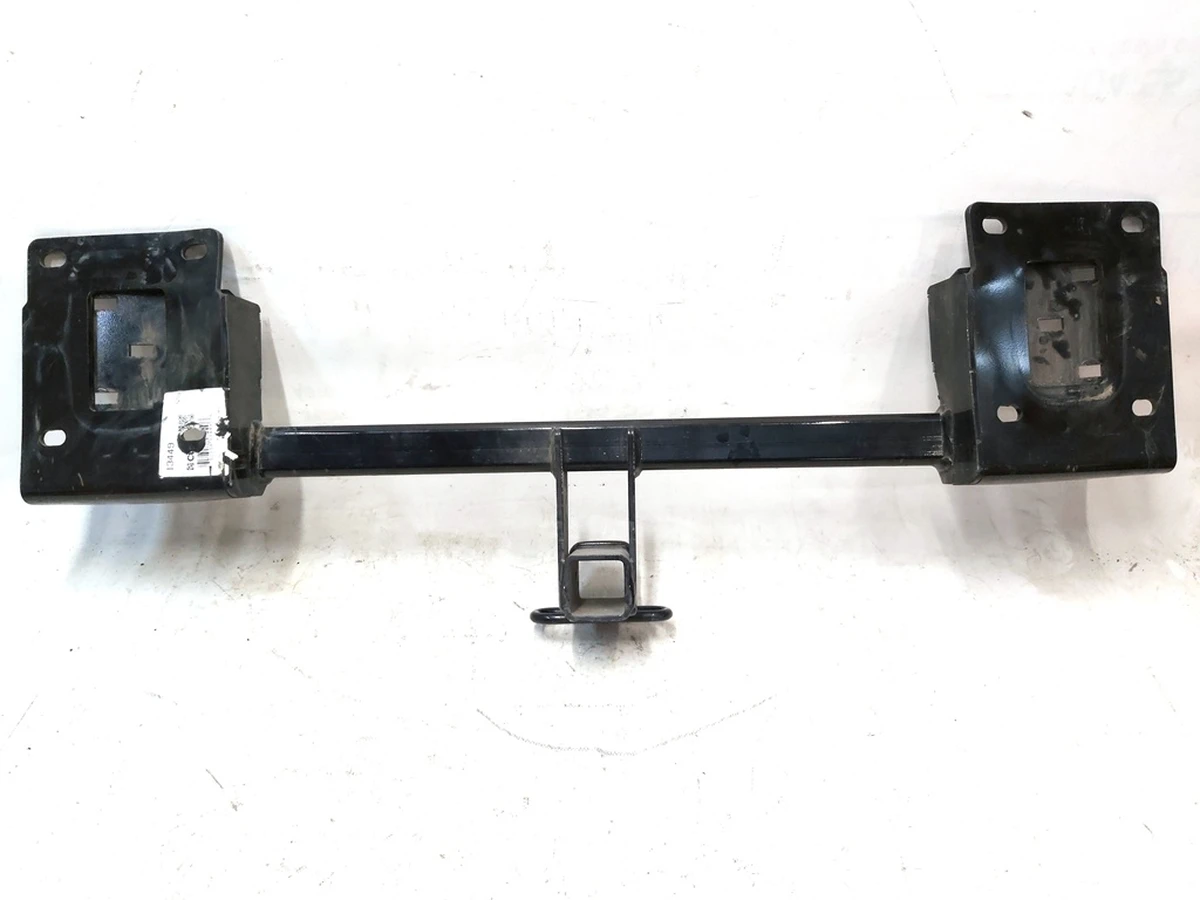 1 TRAILER HITCH Curt Tesla Model 3, Model 3 Jan 2024 1667050-00-C