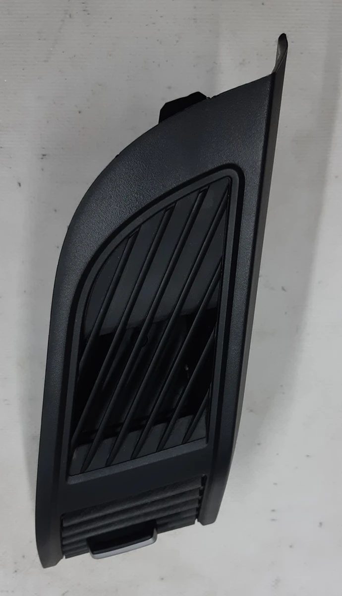 Повітропровід центральної панелі водійський в зборі BMW i3 64229283001