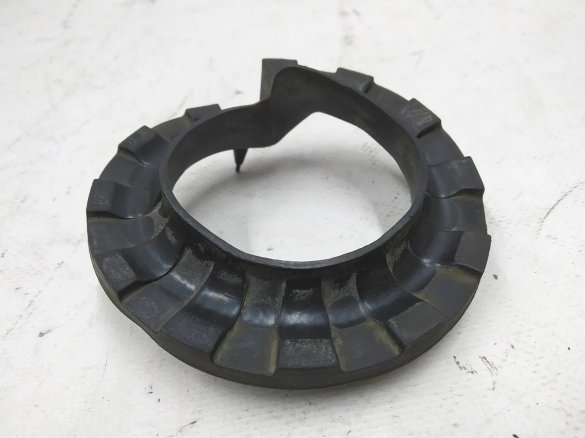 Манжет нижній (гумовий) пружини переднього амортизатора Tesla model 3 1044097-00-A