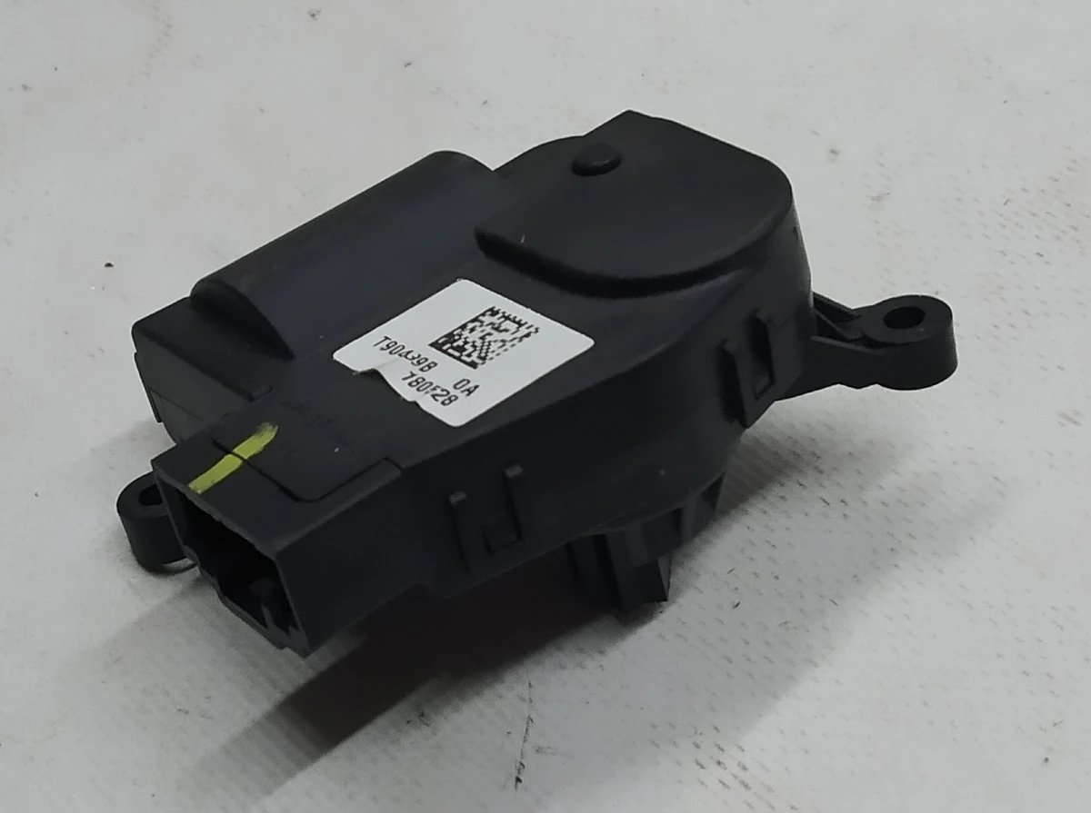 6 Actuator (mark "A3") of the air conditioner (stove) of the Tesla model 3 1099999-00-H