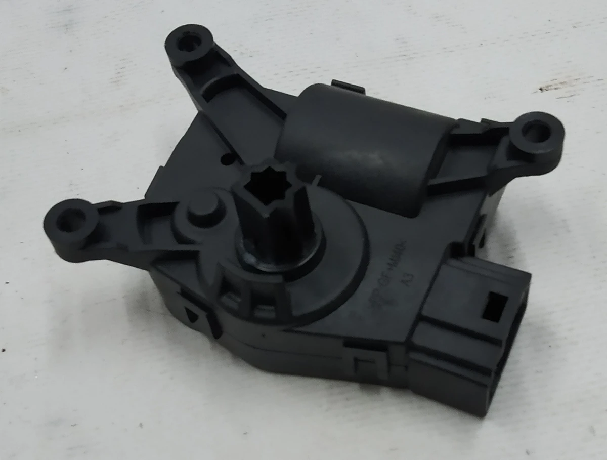 6 Actuator (mark "A3") of the air conditioner (stove) of the Tesla model 3 1099999-00-H