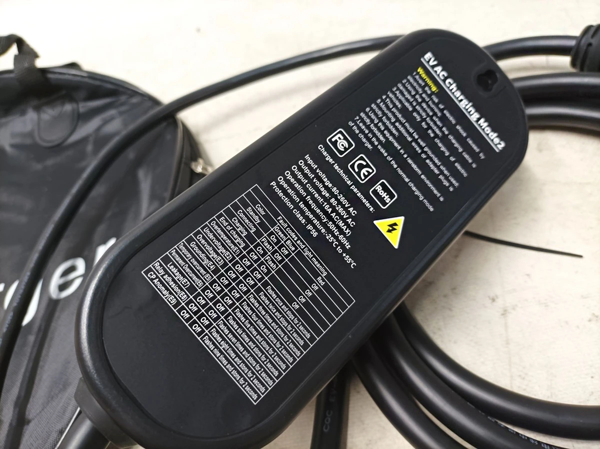 1 Универсальное мобильное зарядное устройство TYPE1 8A-16A 110V-240V 3,5 kW 3,5 м Tesla all models UMC TSV AE