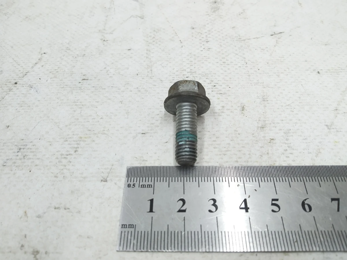 Ботл з шестигранною головкою і буртиком, що самостопориться з внутрішнім TORX М8Х22-МК Audi E-tron WHT003252