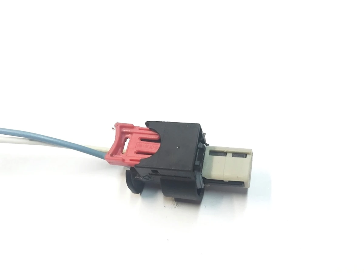 Connector (chip) speaker noise generator for pedestrians DELPHI X602 Tesla model 3, model Y 1299965-00-A