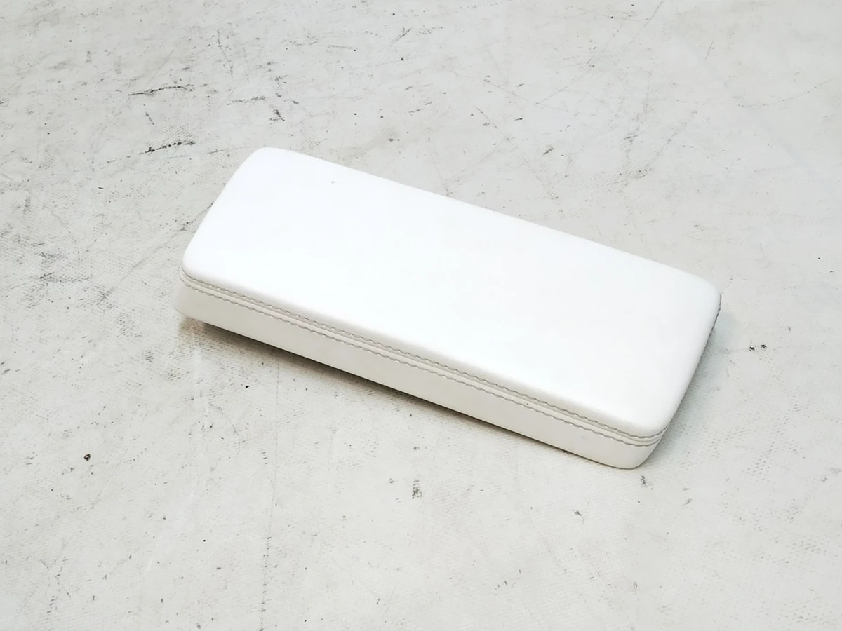 13 Підлокітник консолі PUR ULTRA WHITE правий Tesla Model S, Model S REST, Model X 1046444-17-D